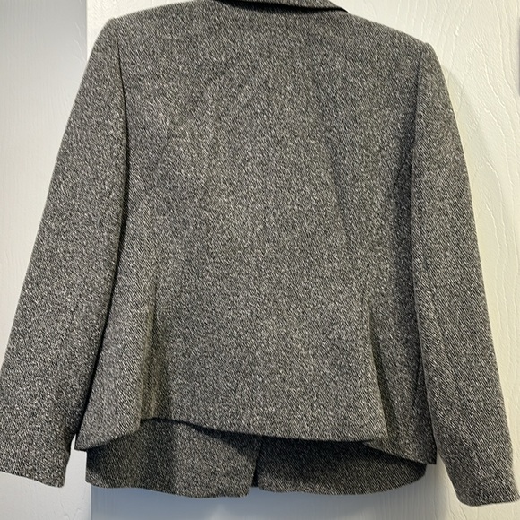 Black and white womens suit. Shirt either zipper in the back. - Picture 2 of 2